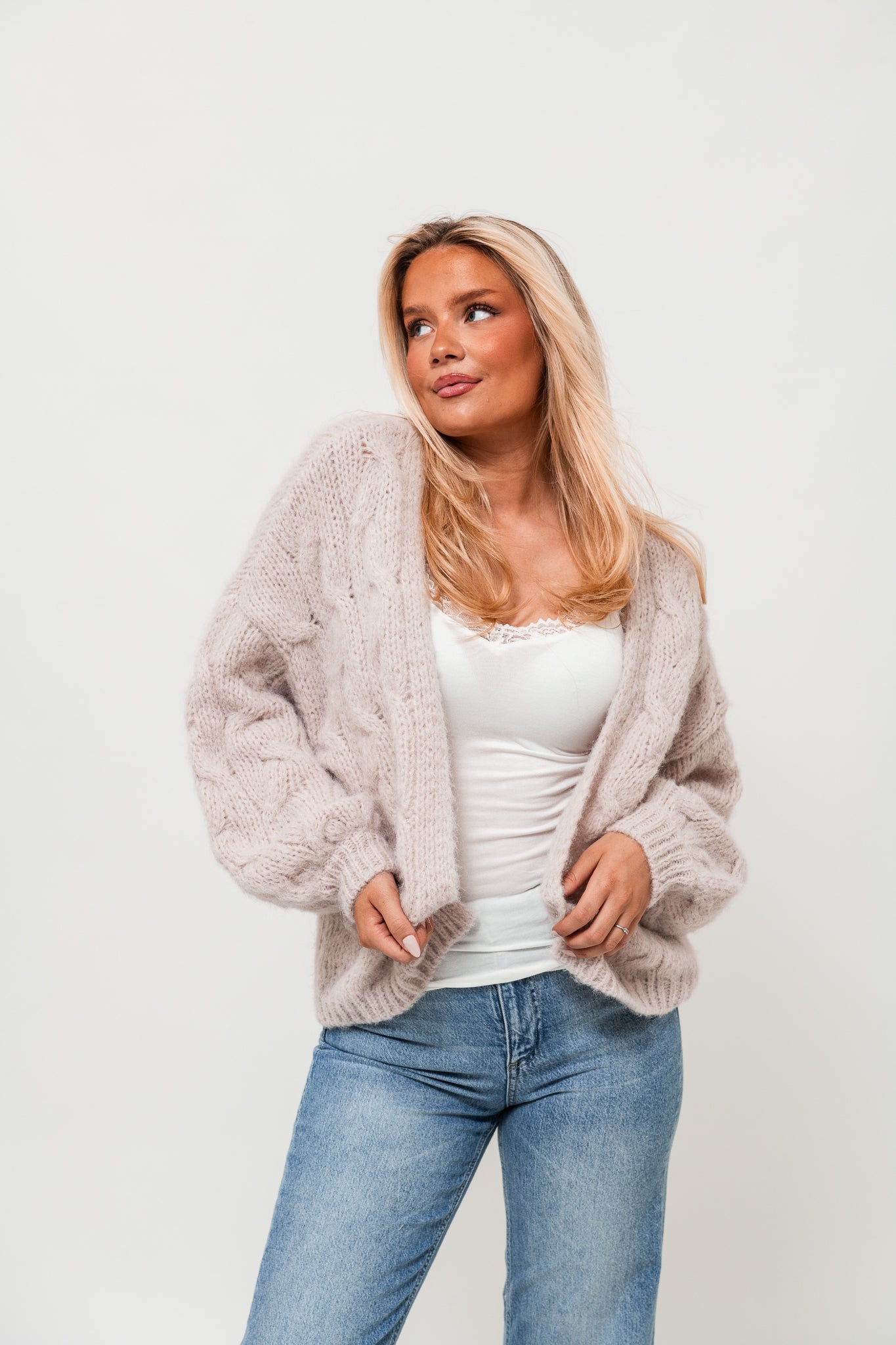 VMMAYBE Knitted Cardigan - Oatmeal